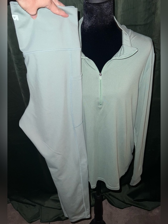 GAP Pants - GAP FIT - Light Sage Green 2 pc Outfit - Half Zip Shirt XL & Matching Leggings L